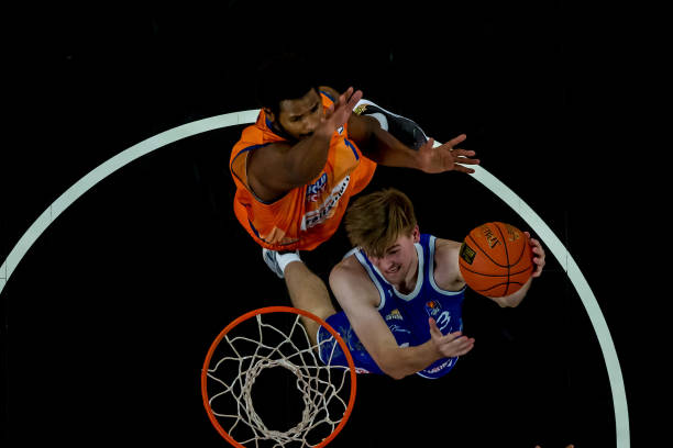 出令人称赞 出令人称赞