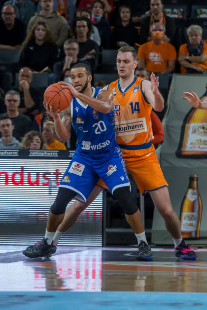 以其精准的 以其精准的