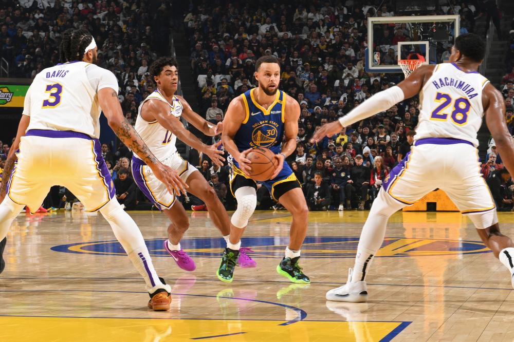 其背后折射 其背后折射