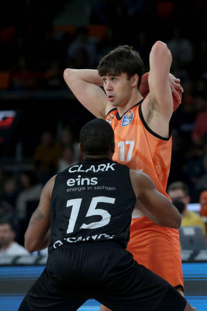 赛后数据显 赛后数据显