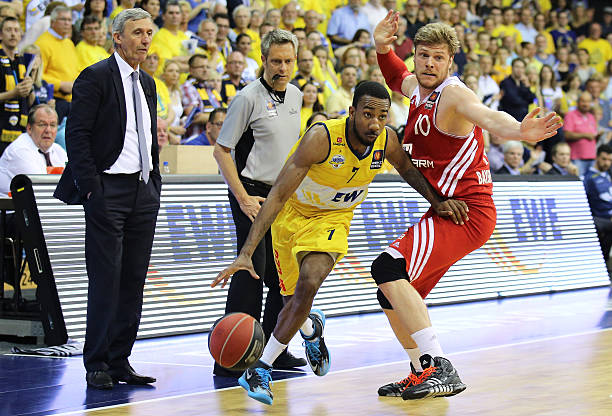 队将通过一 队将通过一