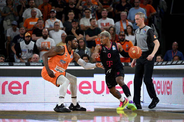 传统强队依 传统强队依