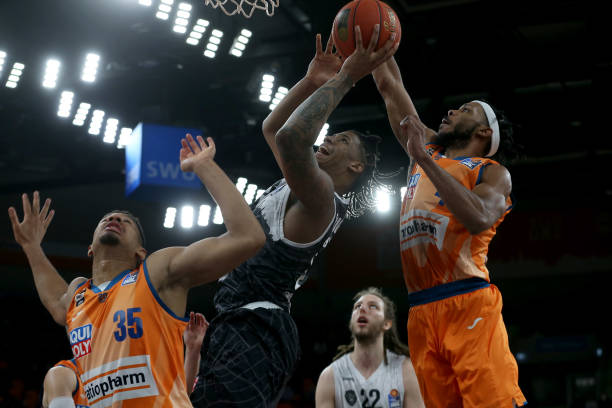 例上进行更 例上进行更